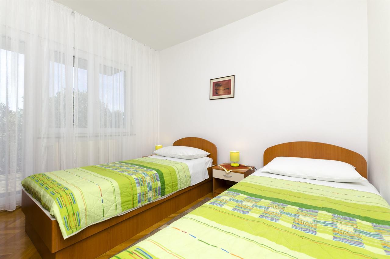 Apartments Karmela 普利莫顿 外观 照片