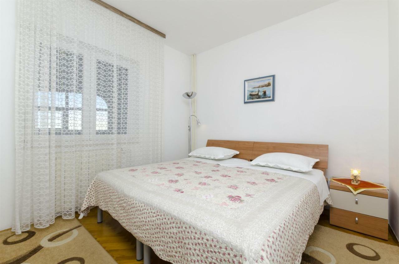 Apartments Karmela 普利莫顿 外观 照片