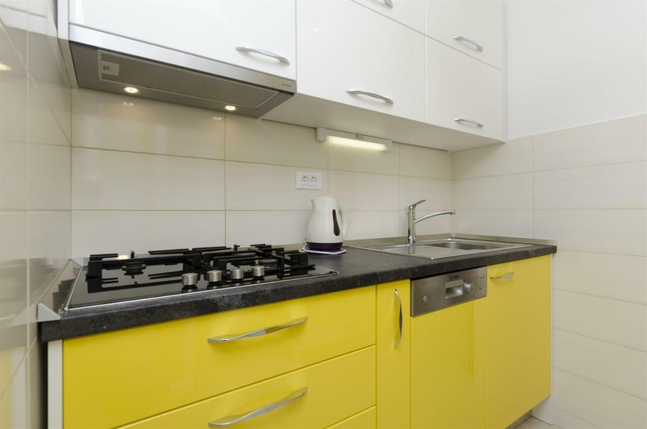 Apartments Karmela 普利莫顿 外观 照片