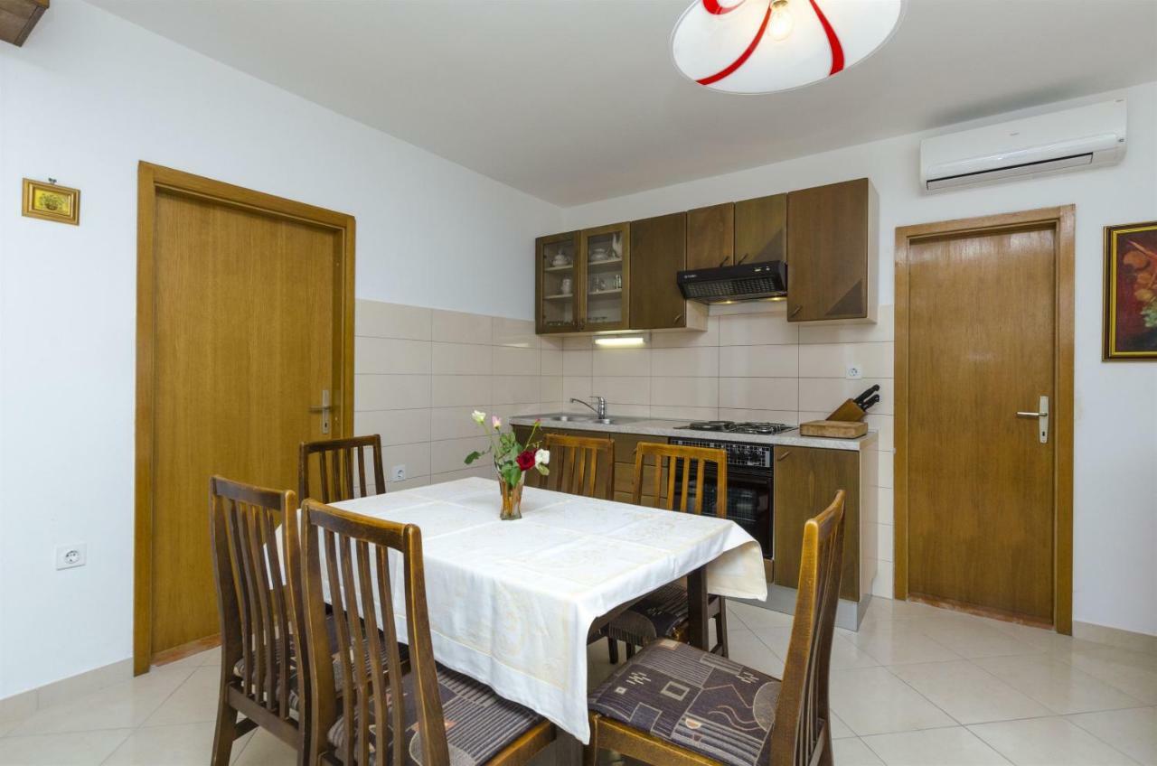 Apartments Karmela 普利莫顿 外观 照片