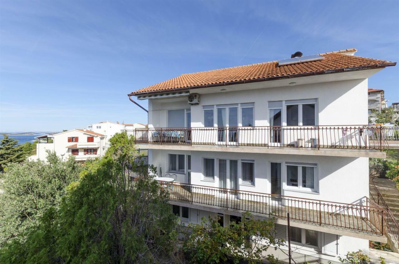 Apartments Karmela 普利莫顿 外观 照片