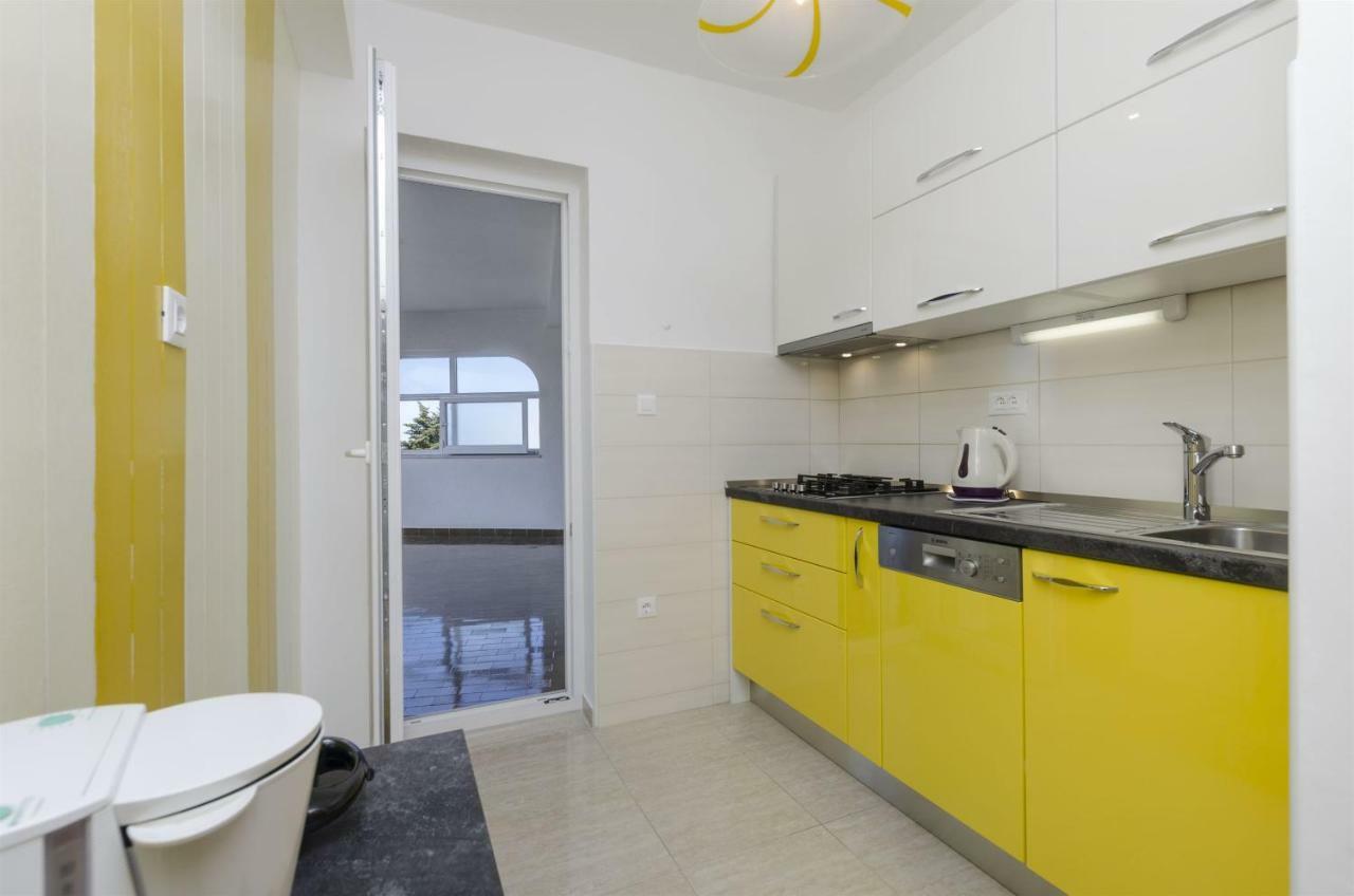 Apartments Karmela 普利莫顿 外观 照片