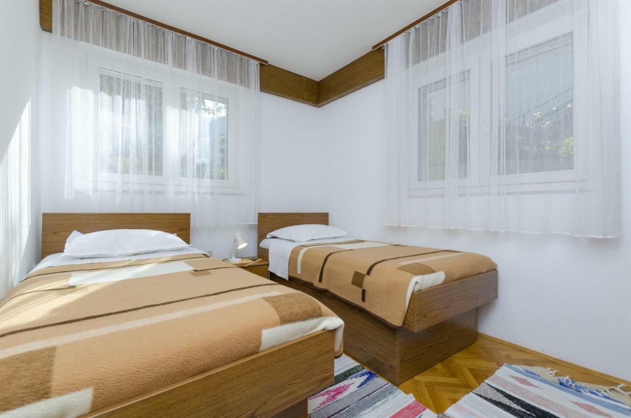 Apartments Karmela 普利莫顿 外观 照片